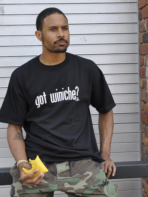 got_winiche_Tee_modelcut1.jpg
