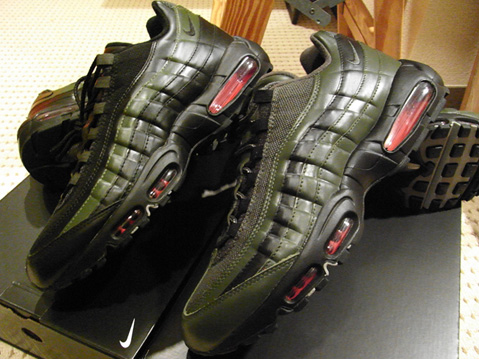 DarkARMY_AIRMAX95_win.jpg
